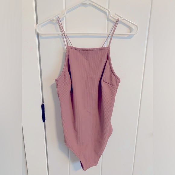 CUPSHE Alexia Strappy Bodysuit in pink size M - Picture 2 of 5